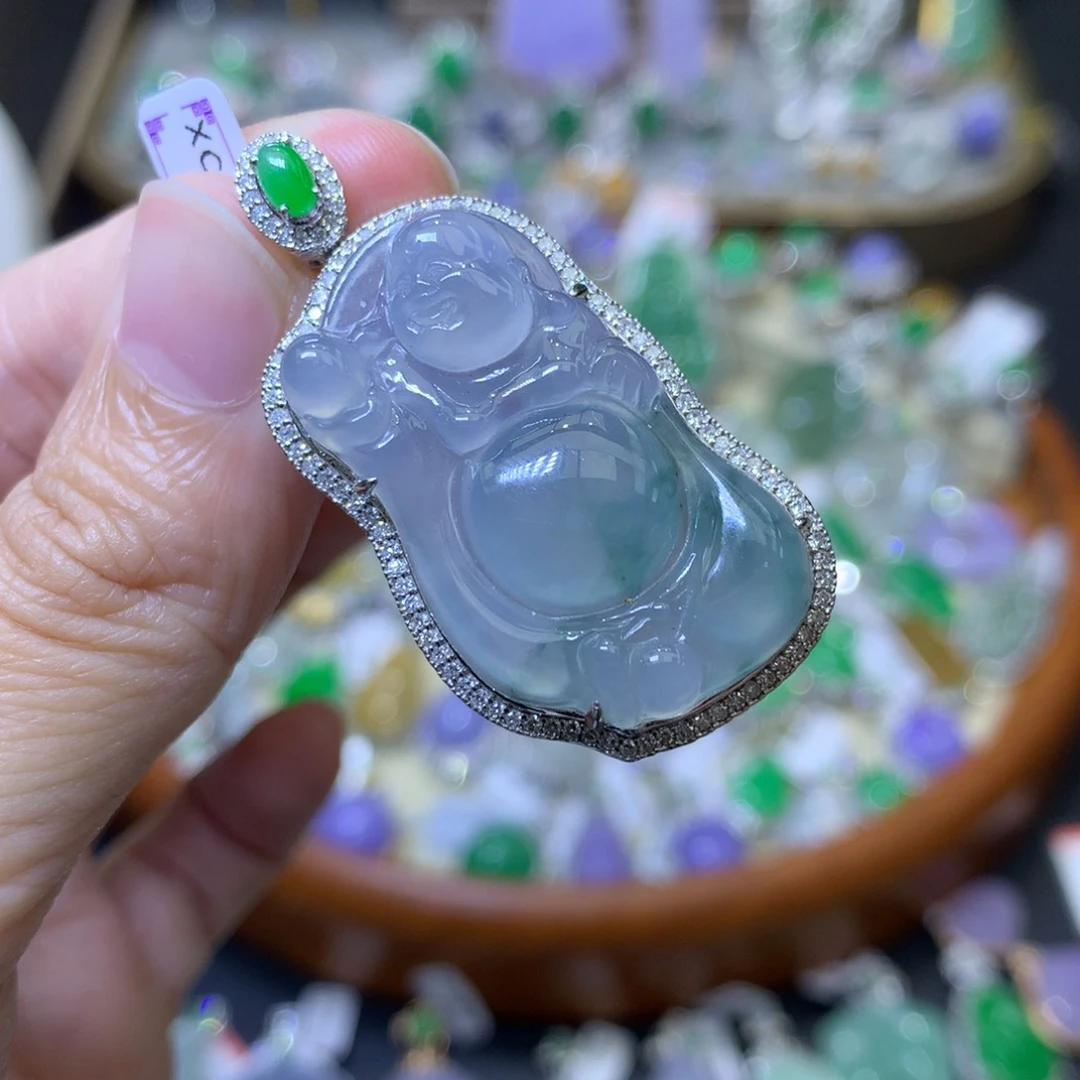 颈饰18K金镶嵌翡翠