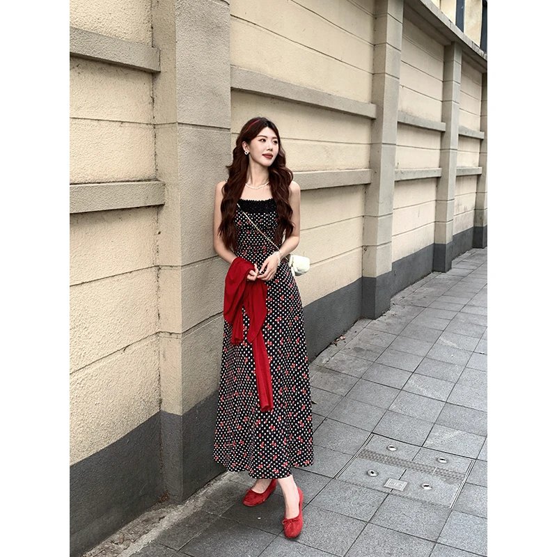 【浪漫时区】甜辣多多黑色波点拼接蕾丝吊带连衣裙女