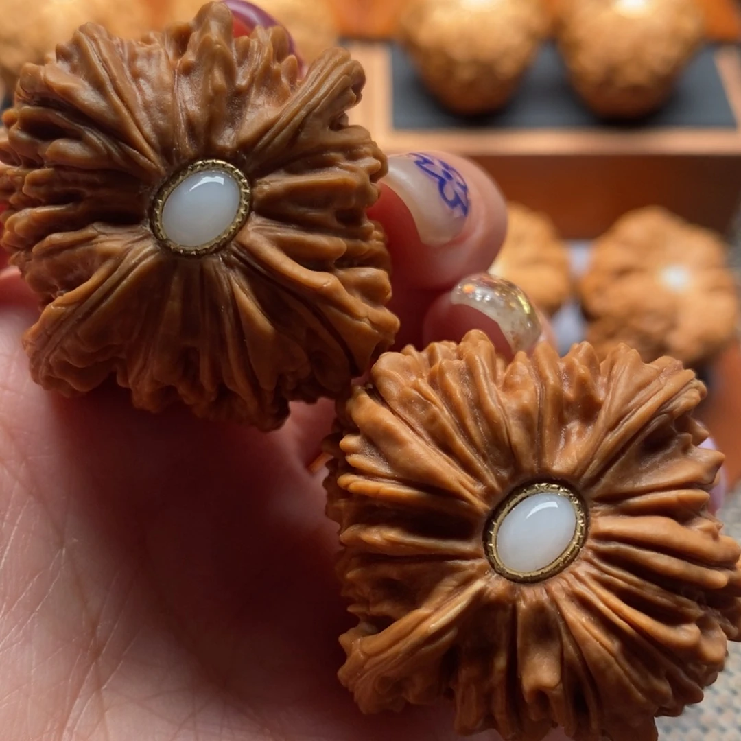 文玩核桃把件41尺寸四座楼➕镶嵌