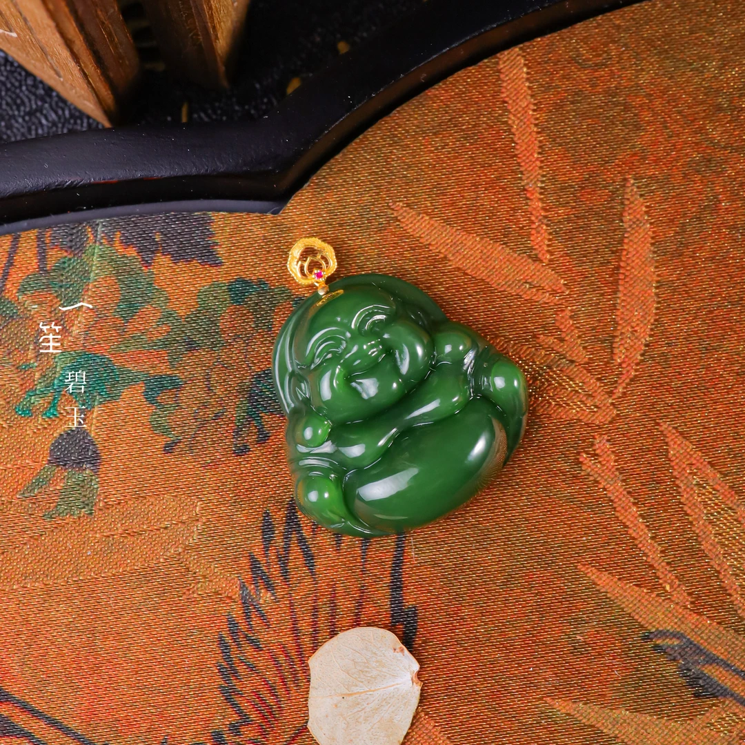 【一笙珠宝】天然和田玉碧玉黑猫佛公吊坠18k金镶嵌