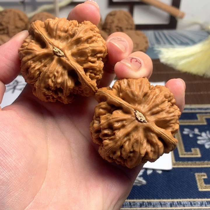 吊坠文玩核桃鑫**哥粗筋