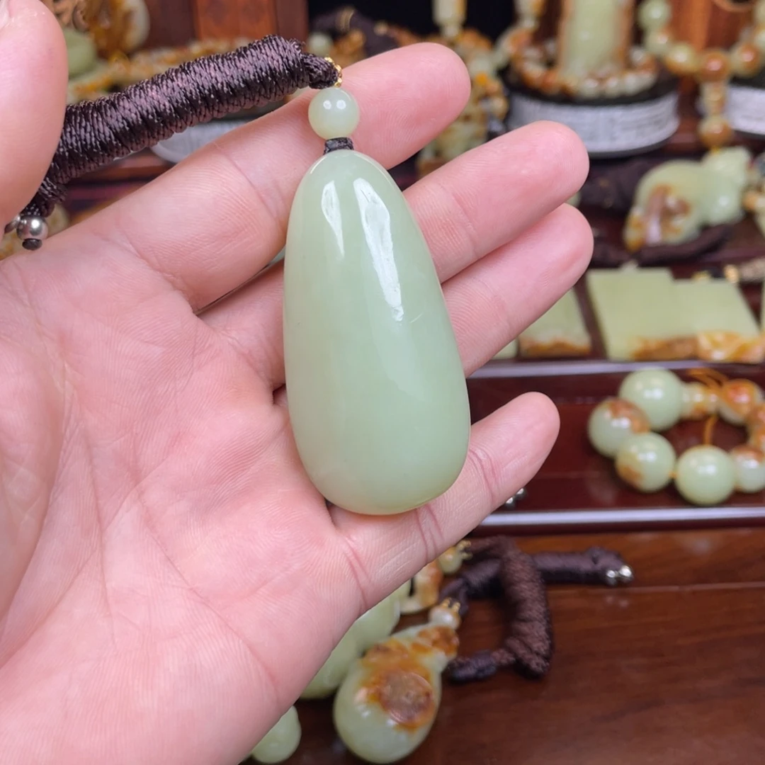 吊坠(不含链)未镶嵌岫岩老玉（透闪石质玉）