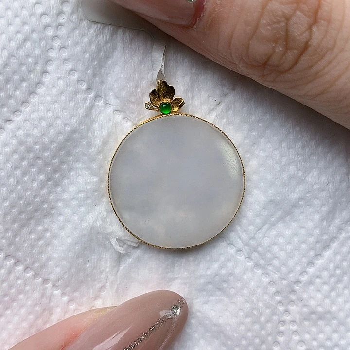 颈饰18K金镶嵌翡翠