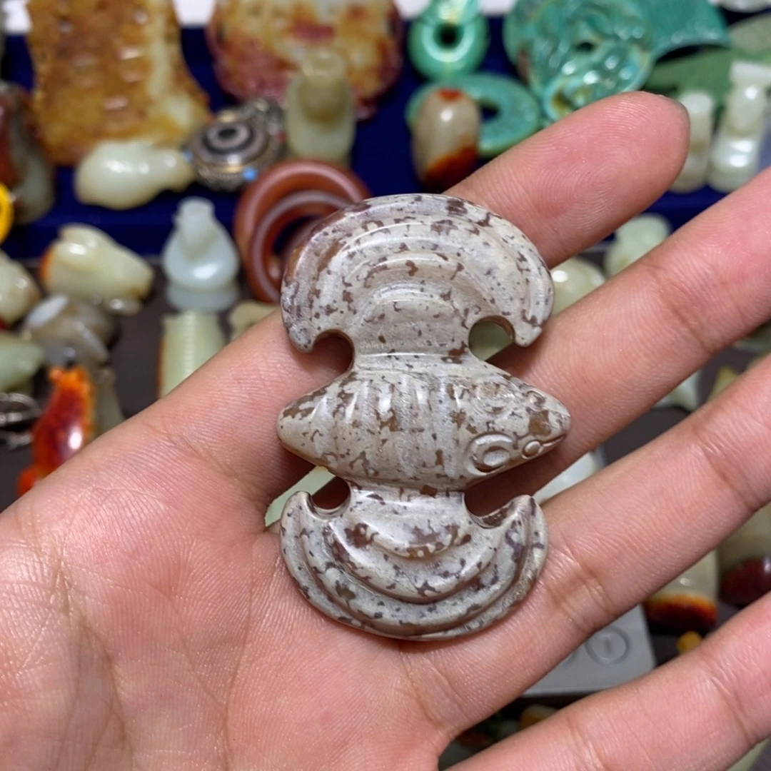 和田玉未镶嵌车挂