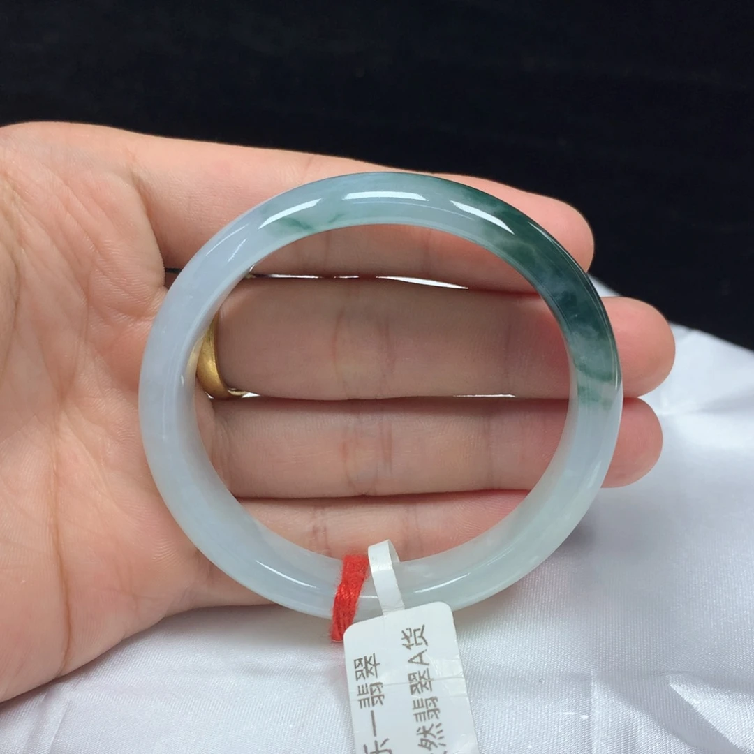 翡翠手镯（贵妃镯）未镶嵌53.1贵妃