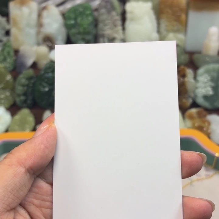贤***慧和田玉未镶嵌颈饰