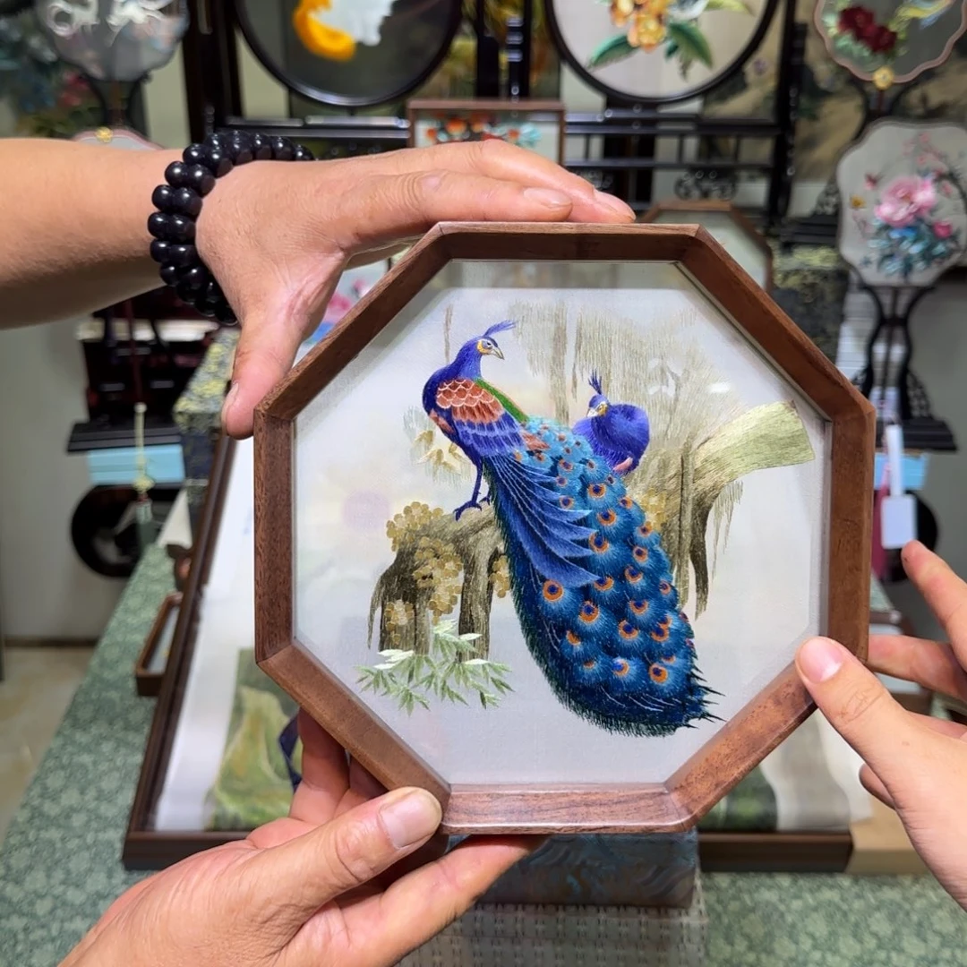 刺绣刺绣工艺精湛独特设计理念异色