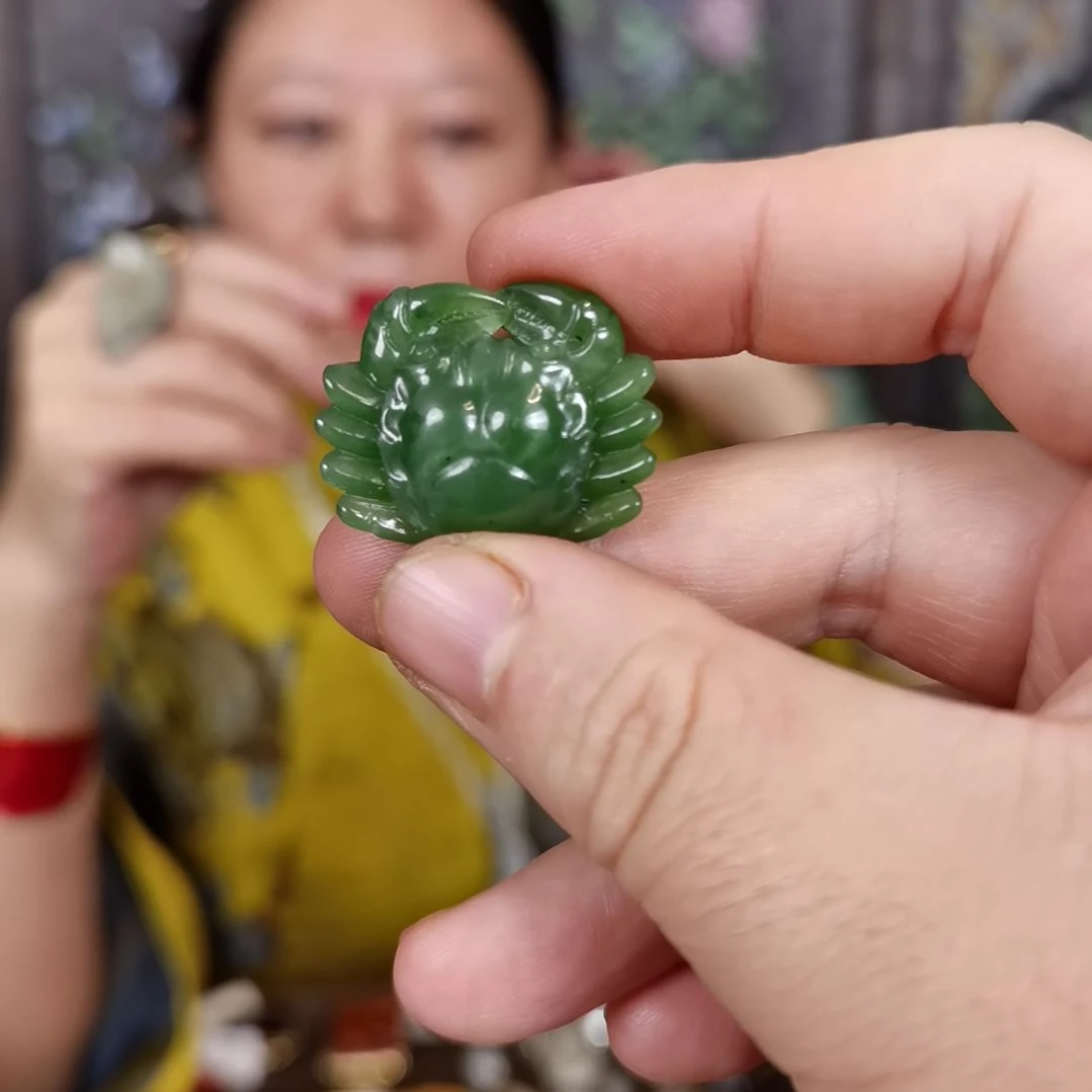 颈饰未镶嵌和田玉孙****?吊坠