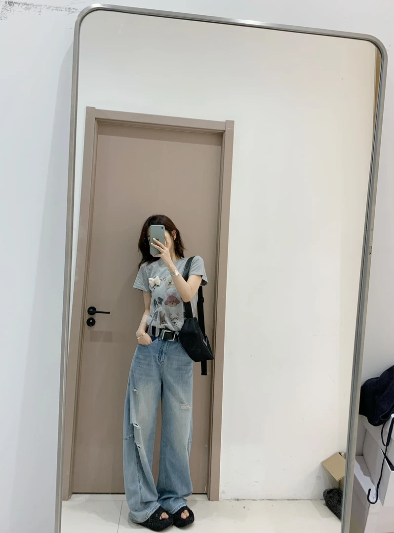 椿·予静【181】欧货弯刀破洞裤