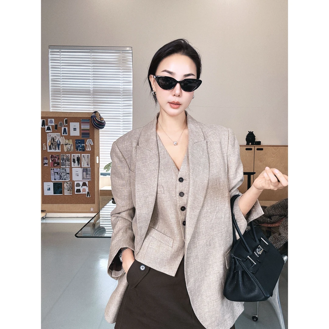 【Max Monan】密韵 新款品牌设计复古重工休闲马甲DD24WX08279