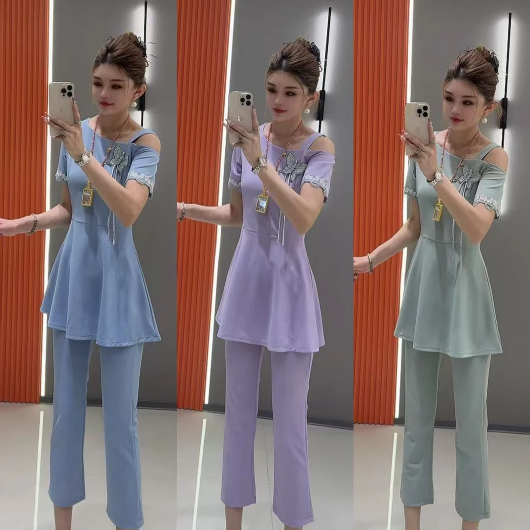 8299 唯美优雅立体蝴蝶流苏露肩蕾丝边上衣 加 松紧九分裤 两件套