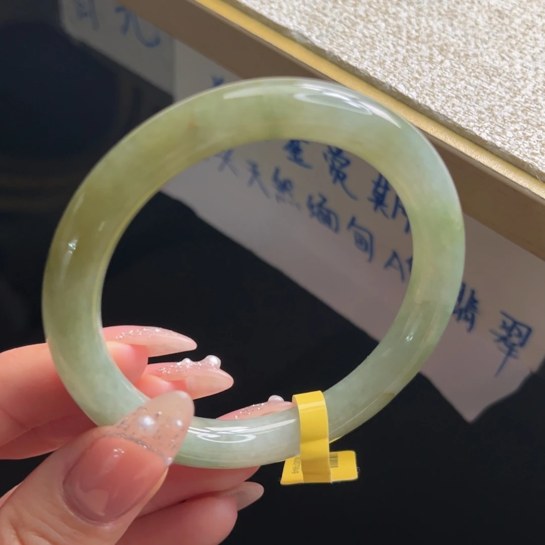 翡翠未镶嵌手镯手镯