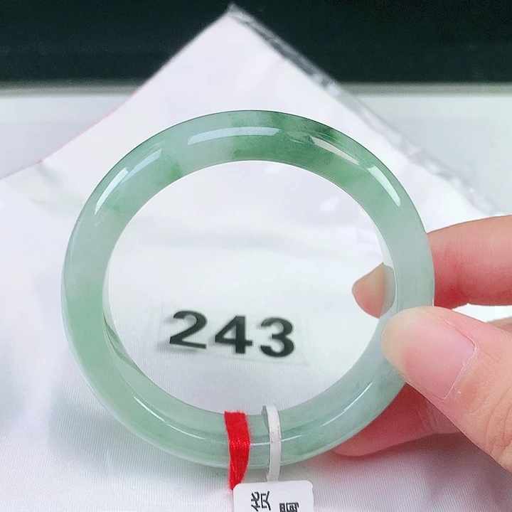 翡翠未镶嵌手镯翡翠手镯