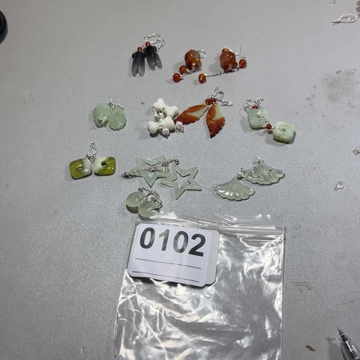 蛇纹石玉合金耳饰绝**生