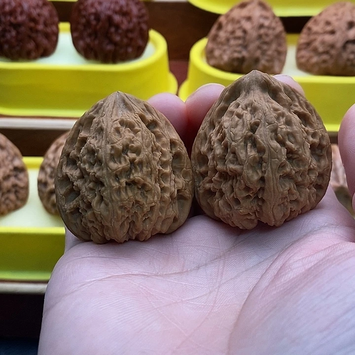 文玩核桃吊坠南疆