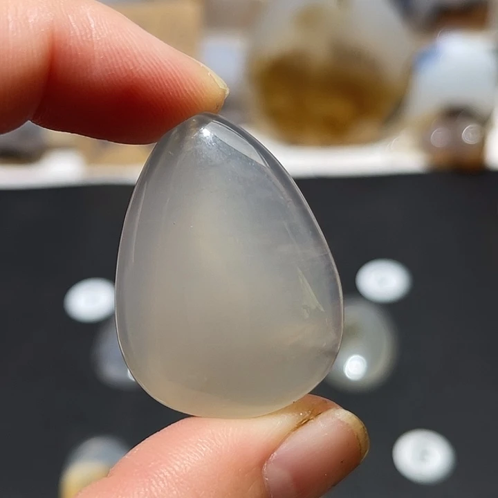 强***6玛瑙/玉髓颈饰未镶嵌