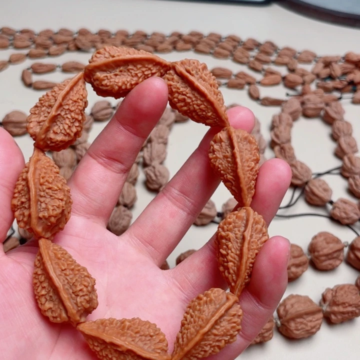 爱***牛吊坠文玩核桃绣花鞋