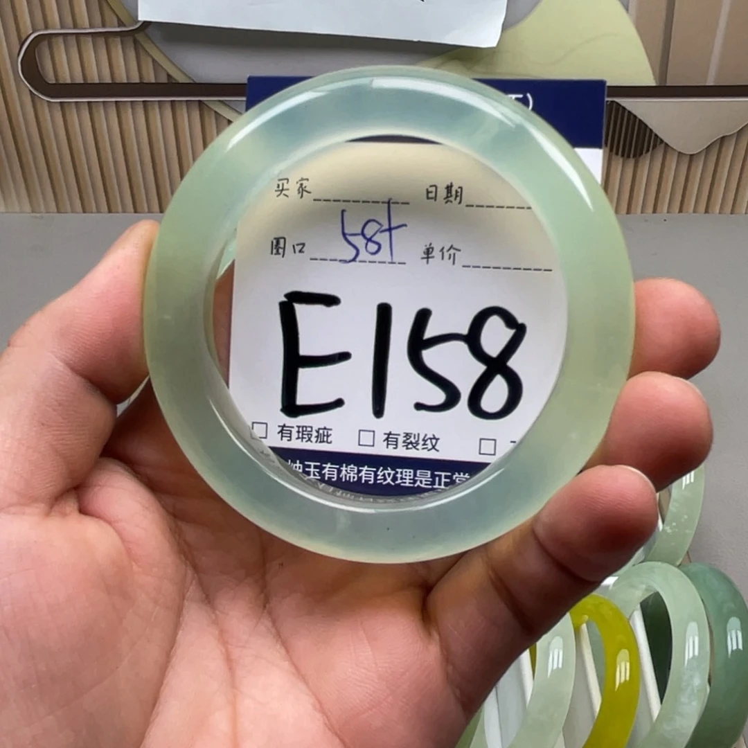 岫玉手镯手镯未镶嵌