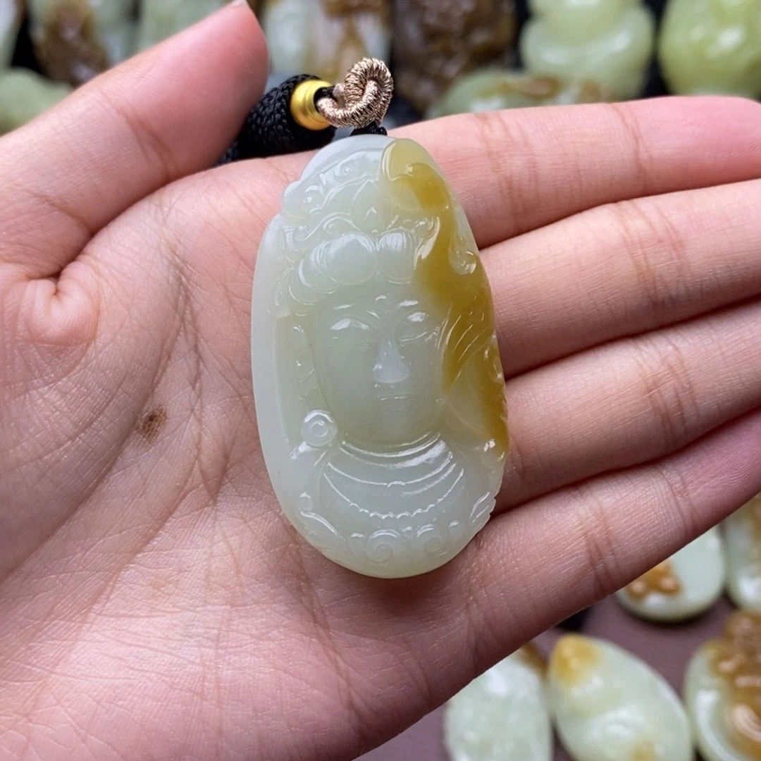 吊坠(不含链)未镶嵌和田玉（糖玉）?**泽