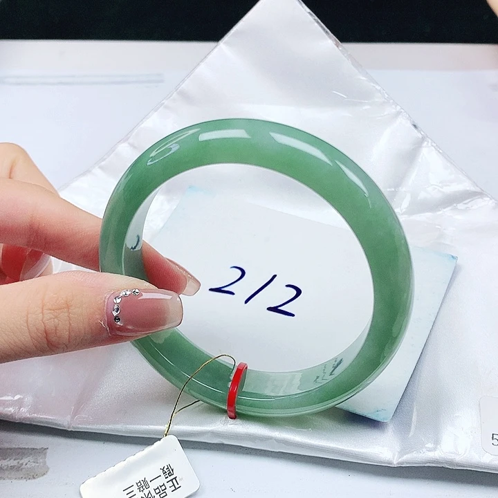 翡翠手镯未镶嵌57+