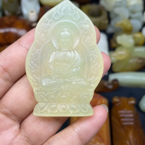 未镶嵌蛇纹石玉颈饰12