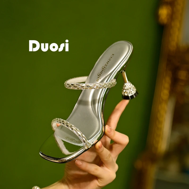 【DUOSI】7cm水钻细带一字凉拖鞋女外穿时尚方头细跟高跟鞋2527-1