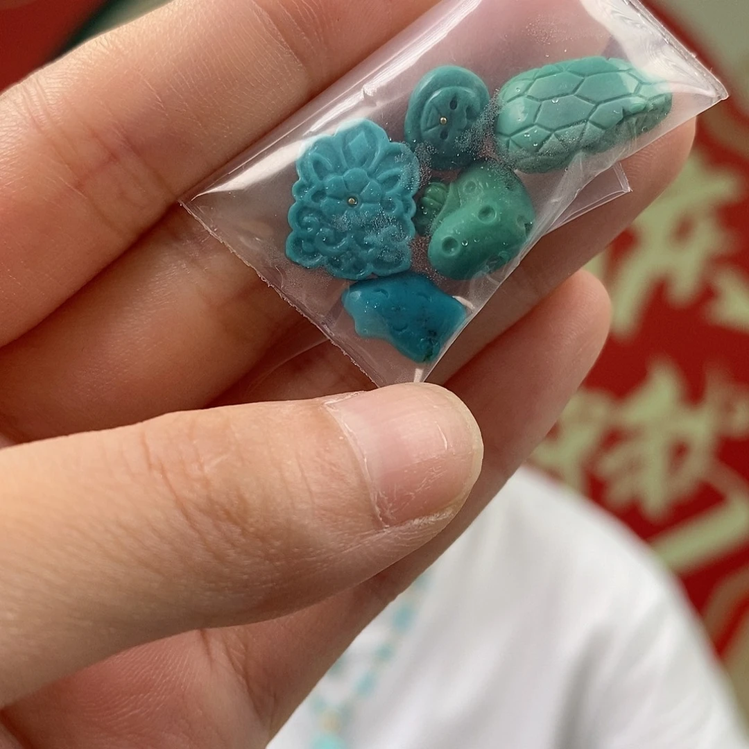 绿松石未镶嵌珠宝奇石