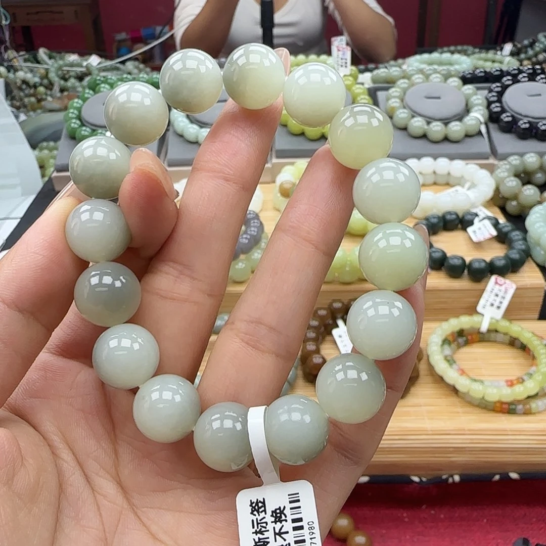 初***°和田玉未镶嵌手串