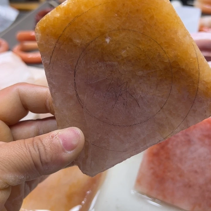 桃***泡未镶嵌手镯石英质玉（非洲翠）