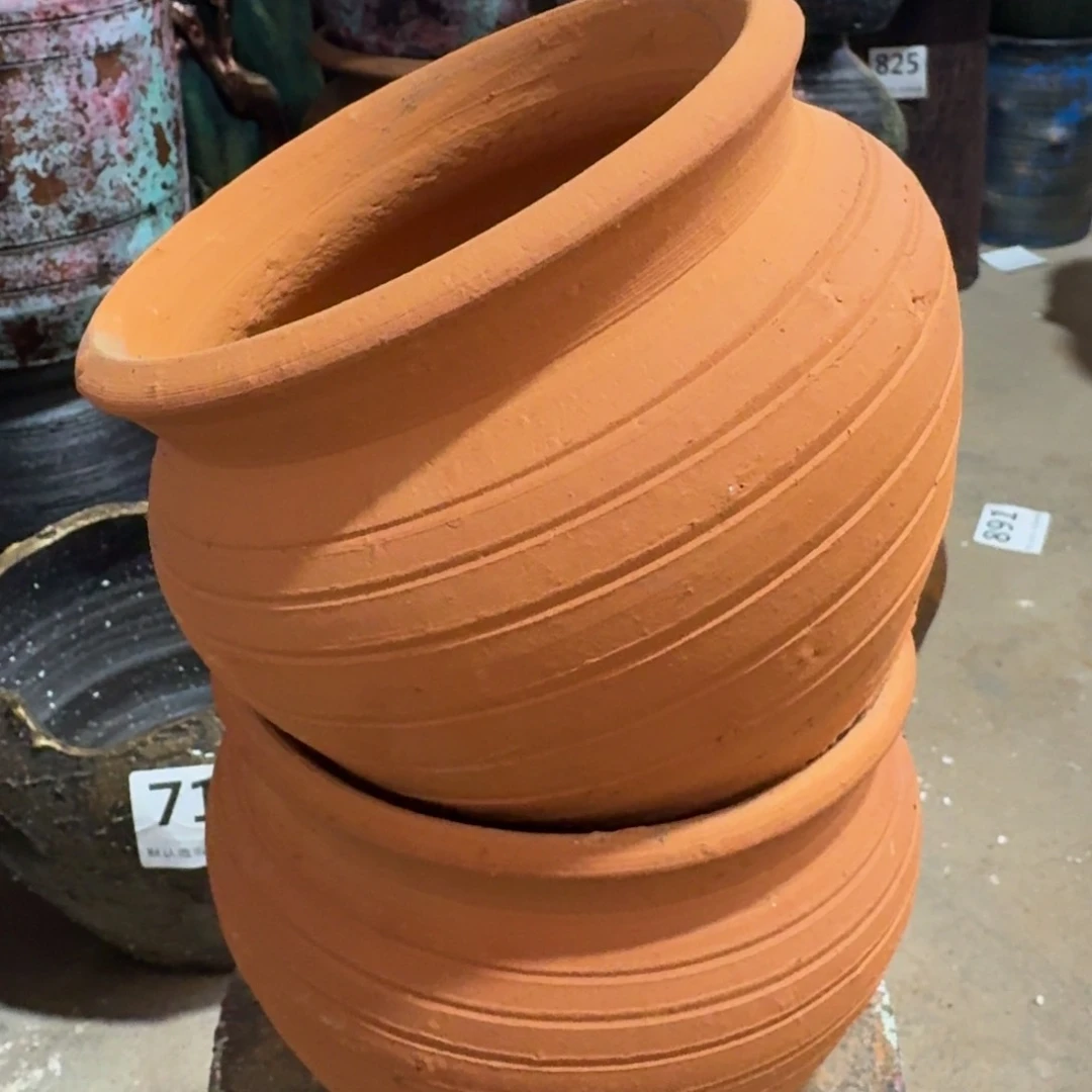 红陶高度11口径12带孔带孔