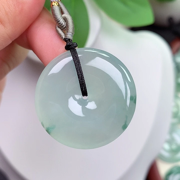 颈饰未镶嵌翡翠平安扣 30.8x5.6mm