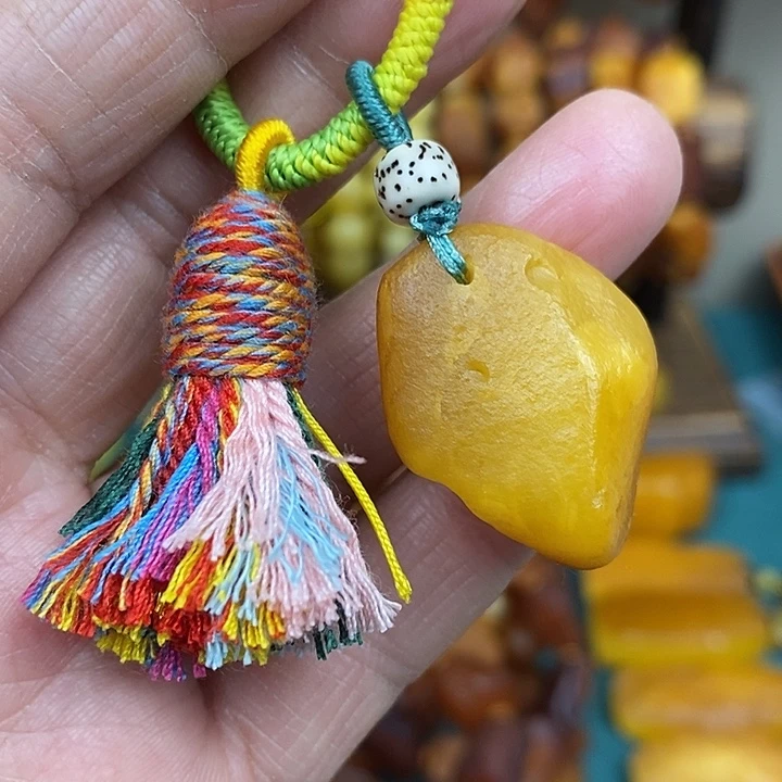 琥珀未镶嵌颈饰钥匙扣