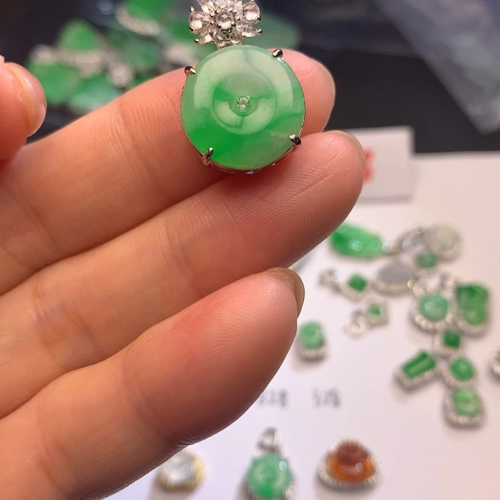 翡翠银S925镶嵌颈饰