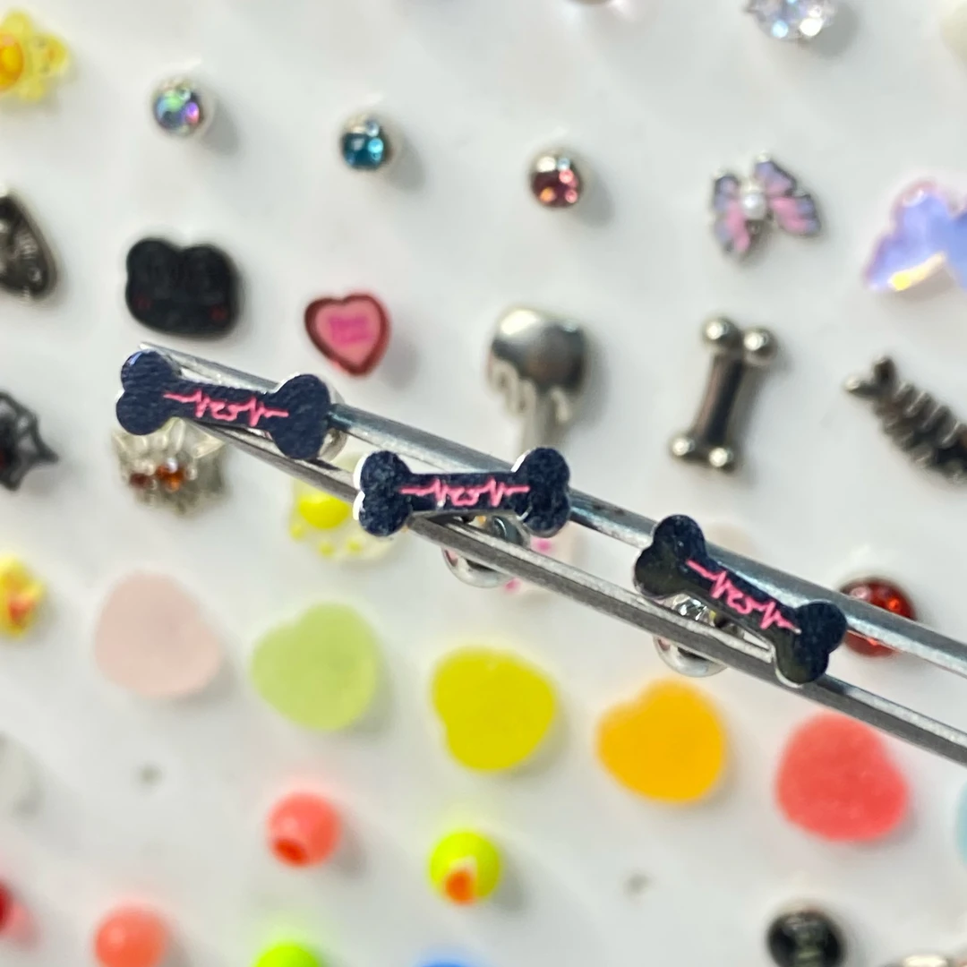 钛钢耳饰 汪星人心动骨头舌钉 穿孔钢钛外螺纹个性舌头钉穿刺饰品