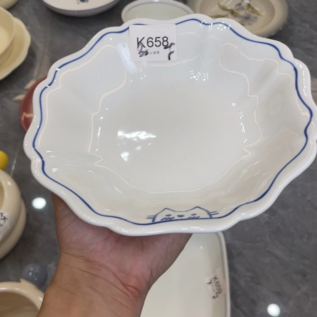 陶瓷微瑕餐具介意勿拍，满18飞！