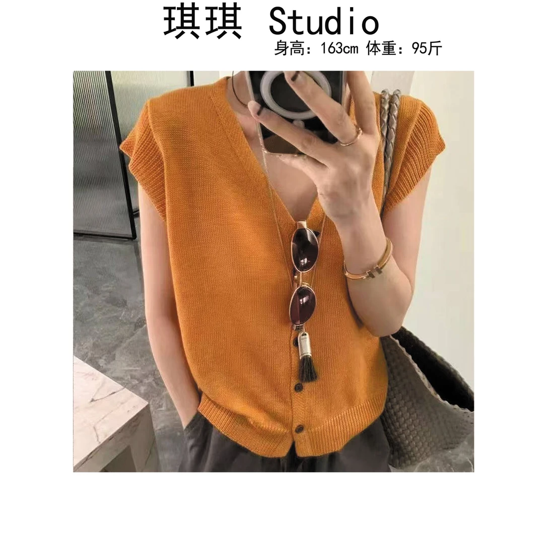《琪琪家》夏季新款潮流气质时尚v领单排扣舒适亲肤针织上衣6121-S