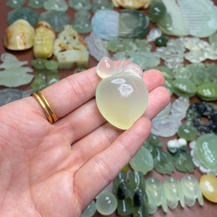 蛇纹石玉合金颈饰