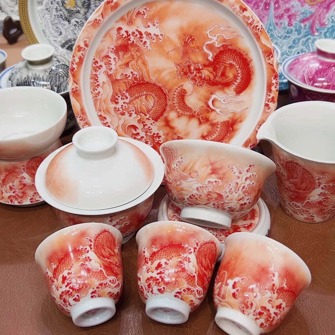 摆件景德镇市和上海浦东国际机场的建设也取得