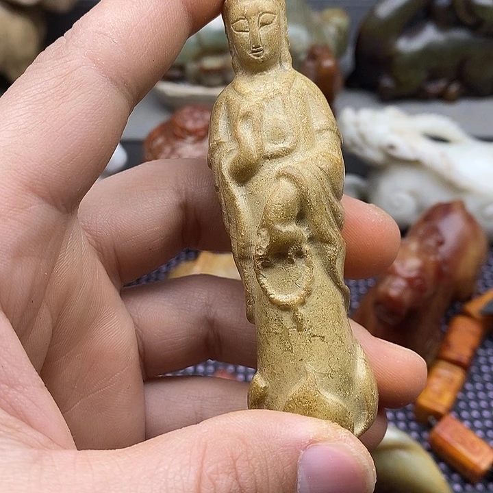 未镶嵌蛇纹石玉颈饰