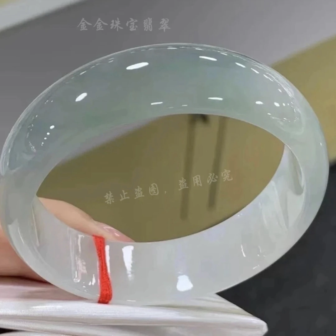 正品天然翡翠手镯5A级高冰浅绿飘绿翠色高档带证送礼多样发一