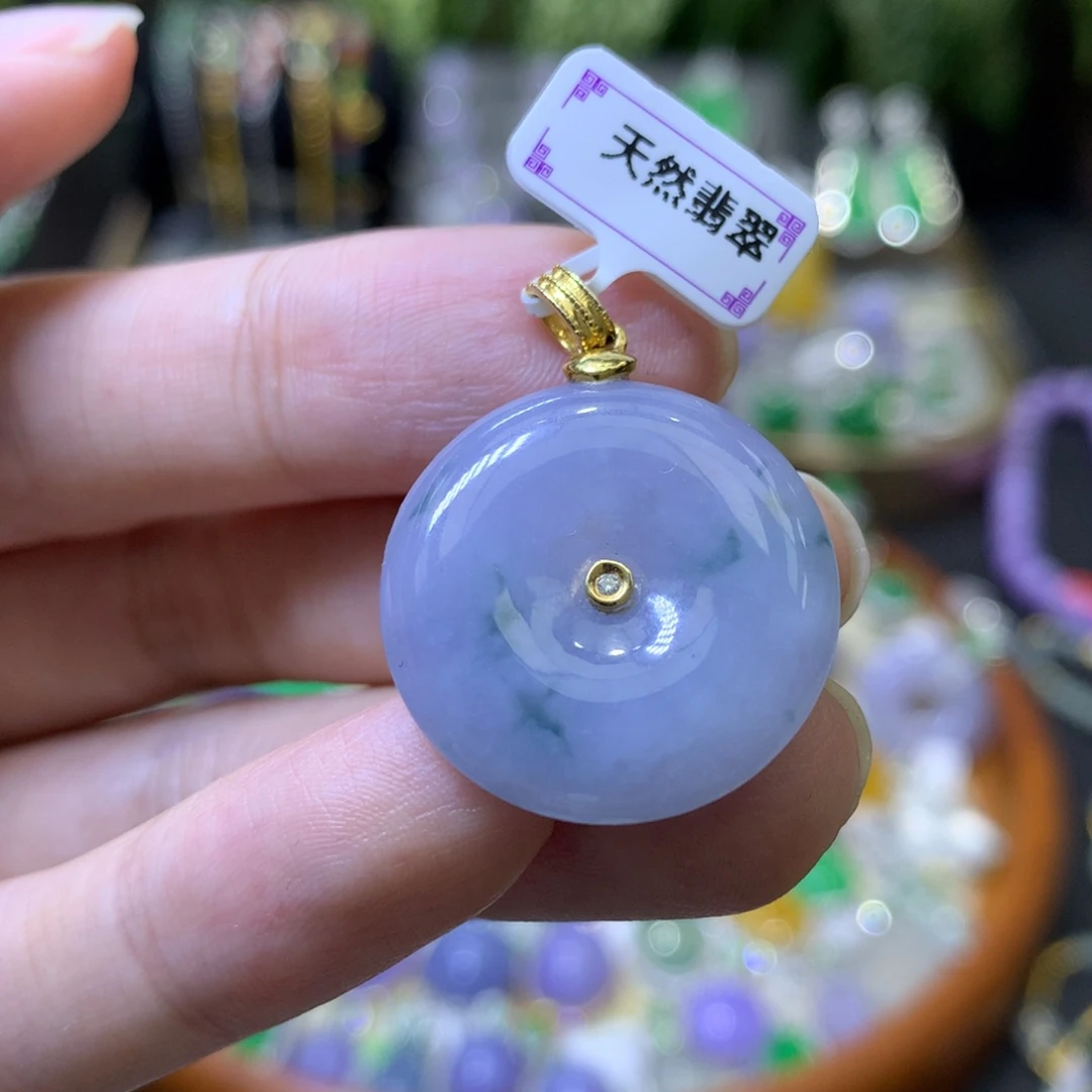 颈饰18K金镶嵌翡翠