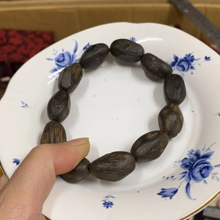 吴***道瓷中古工艺品一件