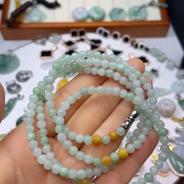 翡翠项链未镶嵌小*董珠串