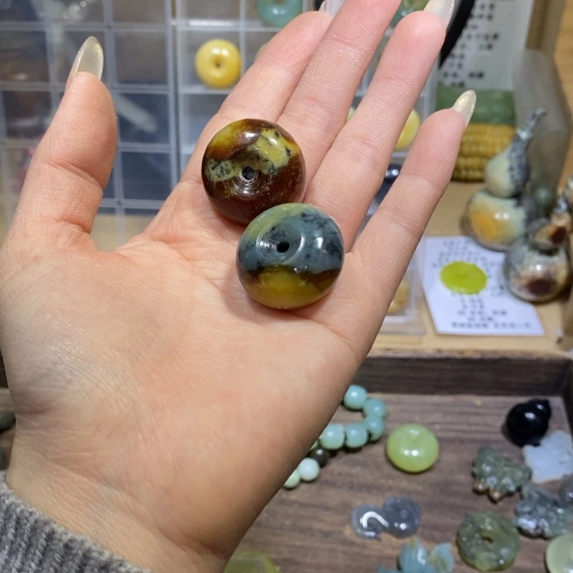 【闪购商品】蛇纹石玉颈饰未镶嵌4