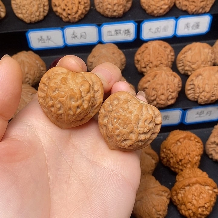 爱***运把件文玩核桃小金鱼35