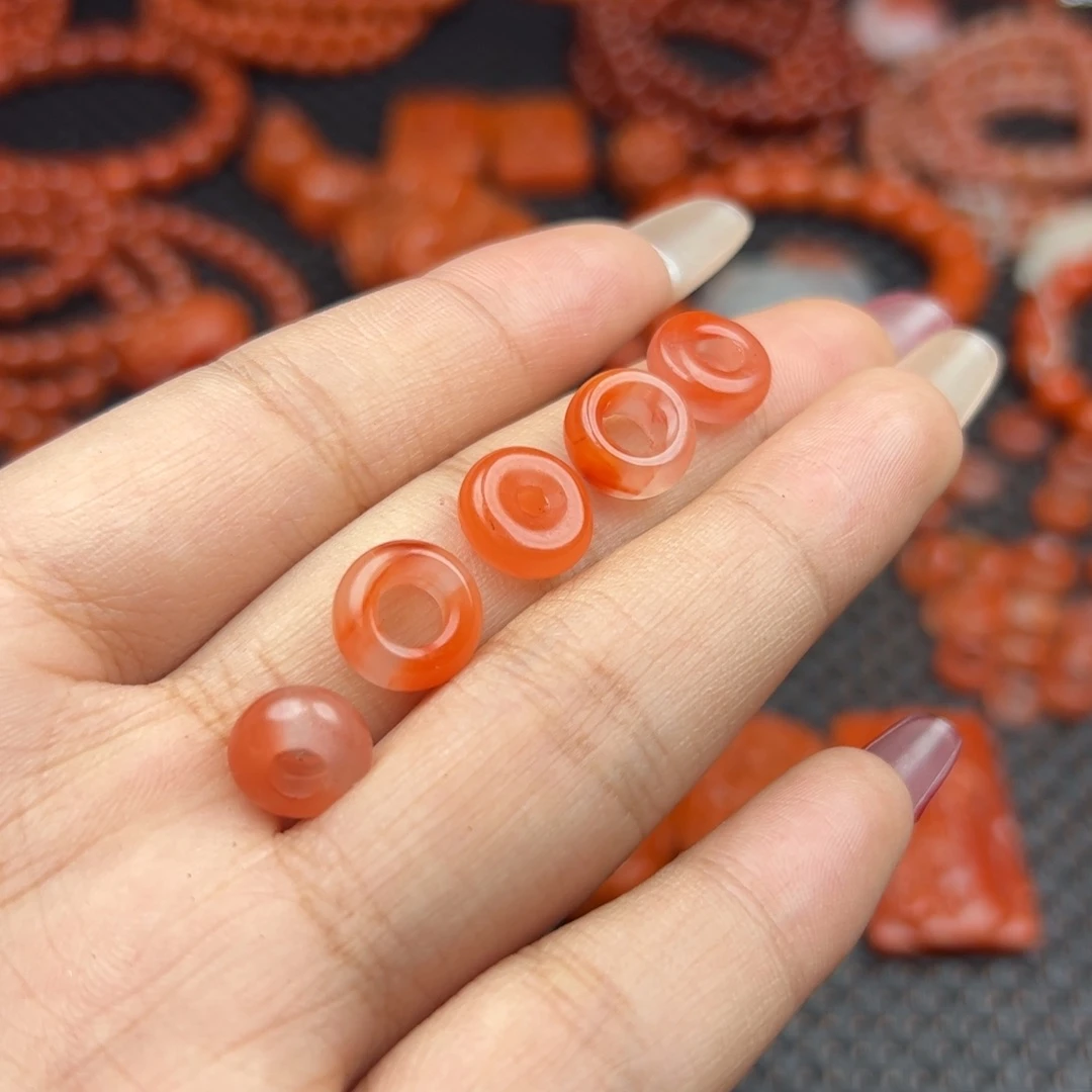 南红玛瑙吊坠未镶嵌