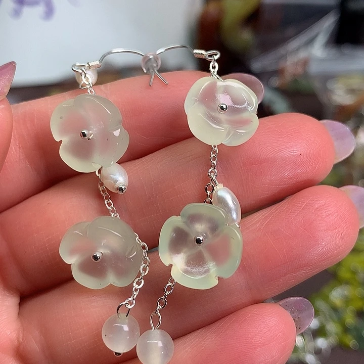 未镶嵌蛇纹石玉耳饰