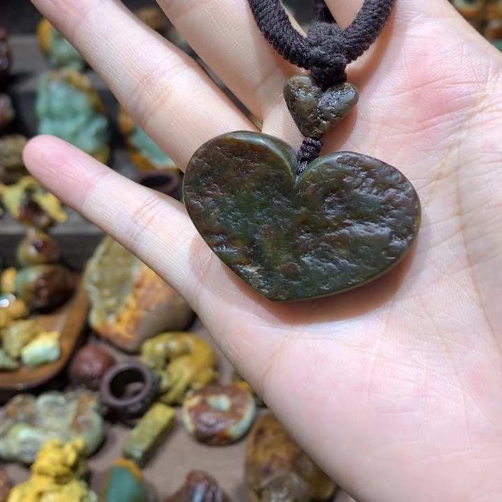 岫岩河磨玉（透闪石质玉）未镶嵌挂件