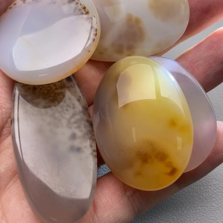 玛瑙/玉髓颈饰未镶嵌海**川