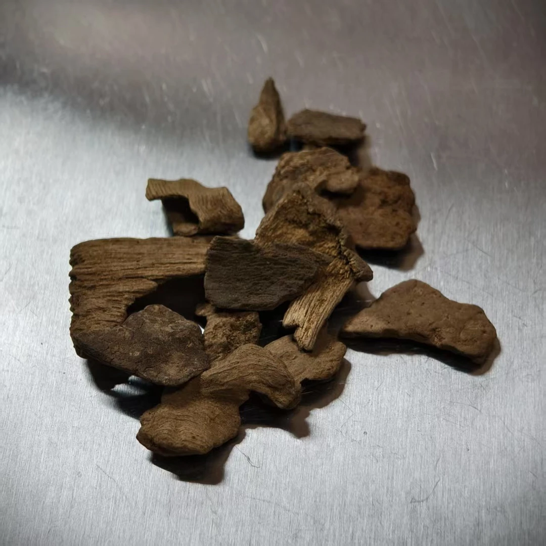 越南富森红土沉香碎料原料熏香料2.3克